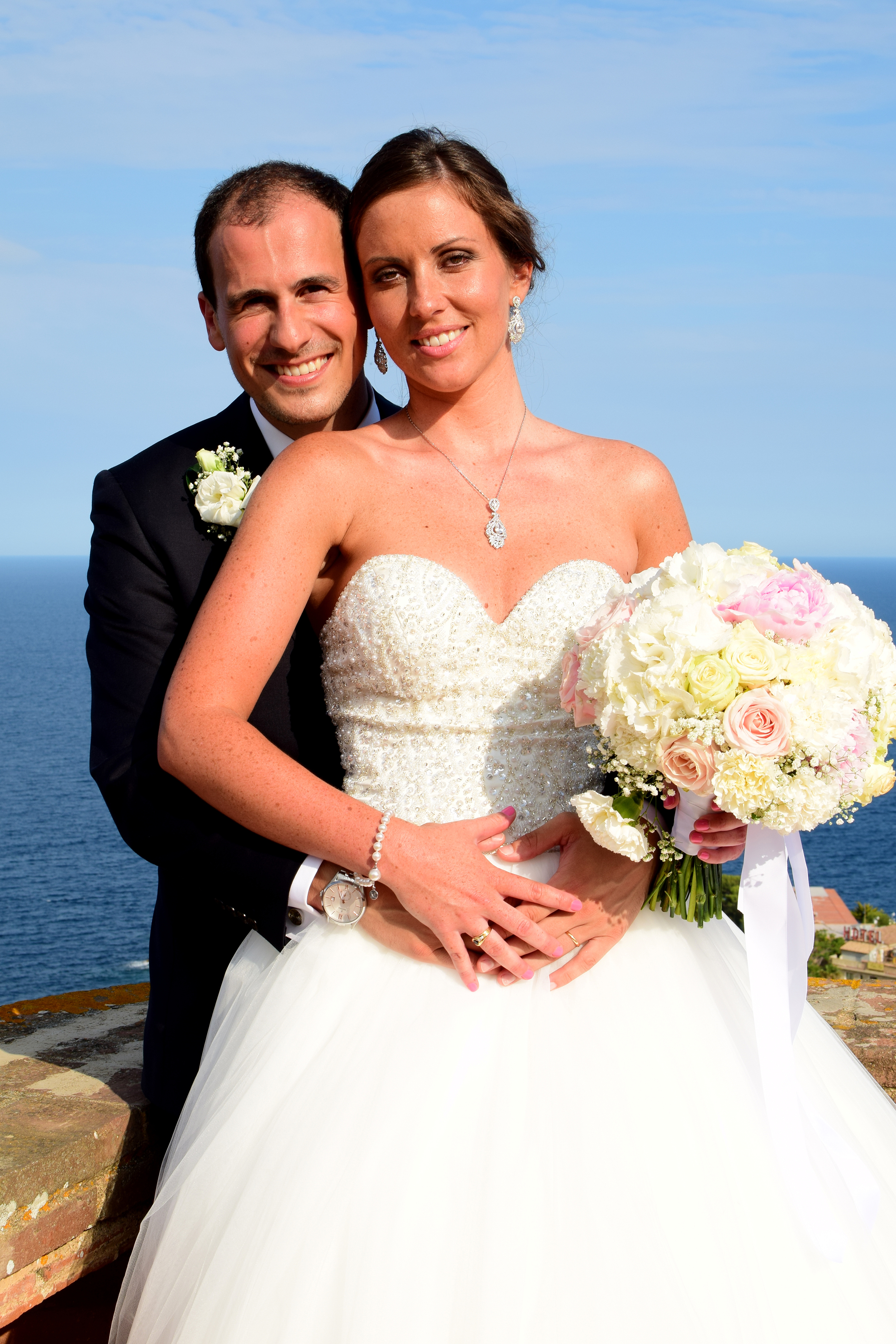 Fotografías de la preciosa boda celebrada en la ermita Sant Elm en Sant Feliu de Guixols y en el Hotel Mas Tapiolas de Santa Cristina d’Aro en la Costa Brava